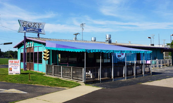 Roxys Hamburgers - 2002 Photo Cleveland Ave Location (newer photo)